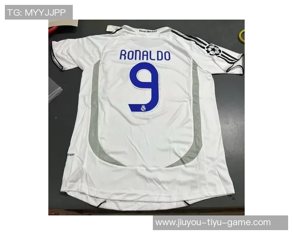 足球场上的璀璨之星莫伦特斯他如何征服全球球迷心的传奇之路